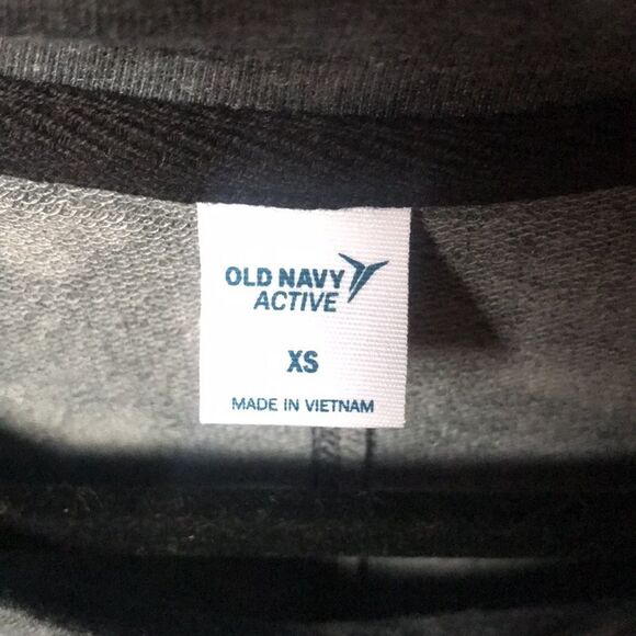 Old Navy Active Pullover Top - Picture 2 of 3